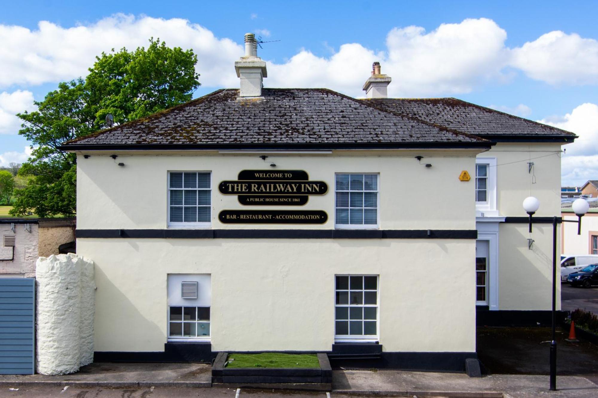 The Railway Inn Galmpton Exteriér fotografie